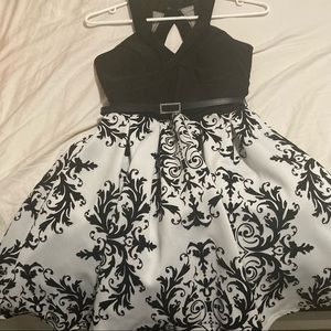 Size 5 black and white patterned dress with belt (great for grade 8 graduations)